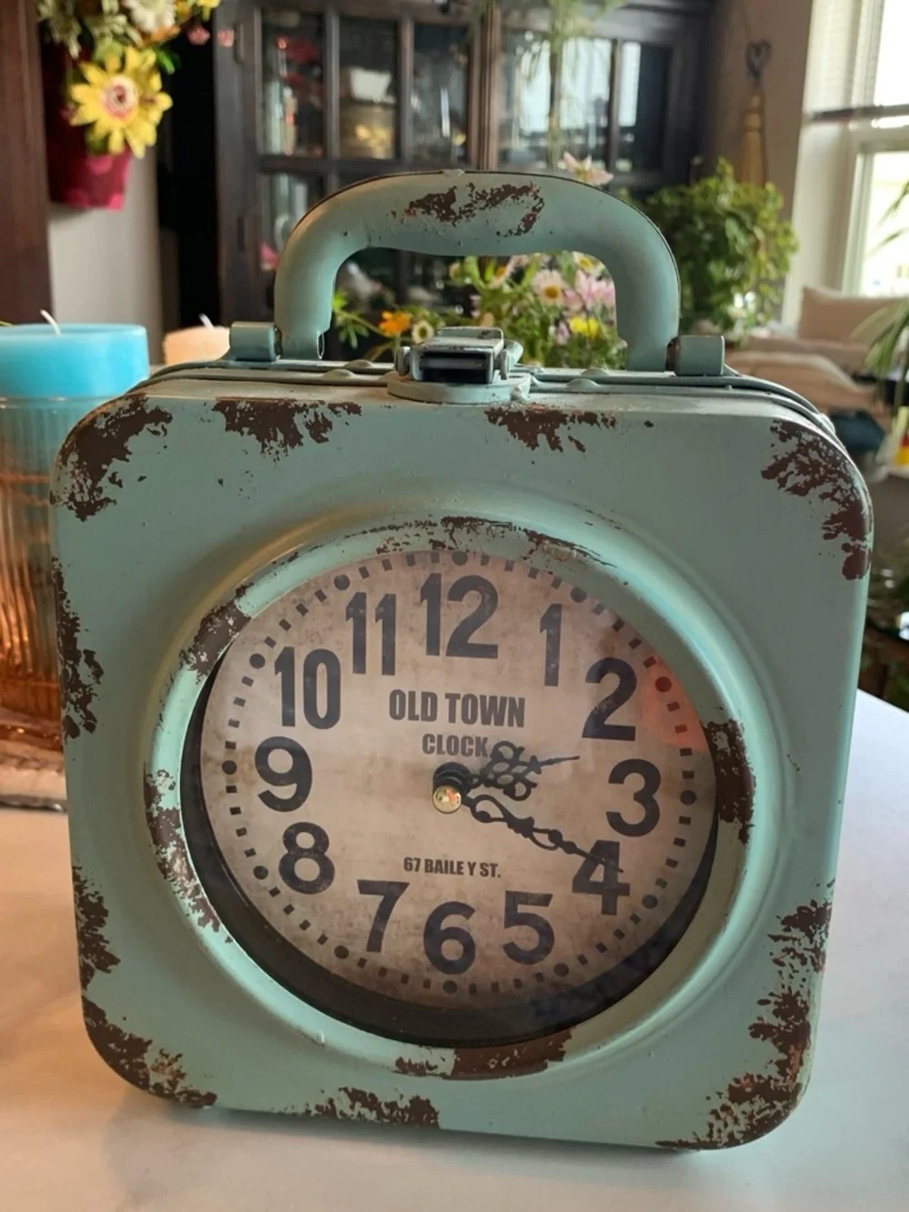 Old Town Clock 67 Bailey St. retro 2-sided table/mantel lunchbox style clock